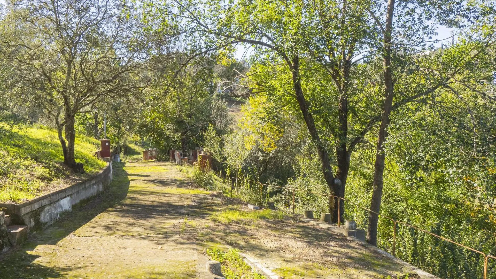 Cubo'S Quinta De Los Cisnes & Minigolf Included Guillena Spain