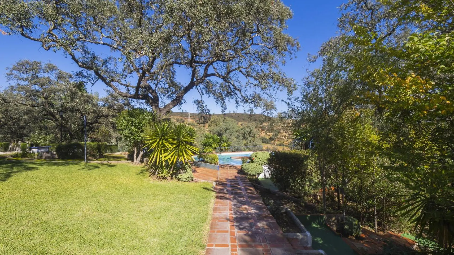 Holiday home Cubo'S Quinta De Los Cisnes & Minigolf Included Guillena Spain